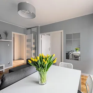 Apartament Jagiellonska 64 Prywatne Mieszkanie Z Oddzielna Sypialnia I Balkonem Samodzielne Zameldowanie! Self Check-in System!, Warszawa