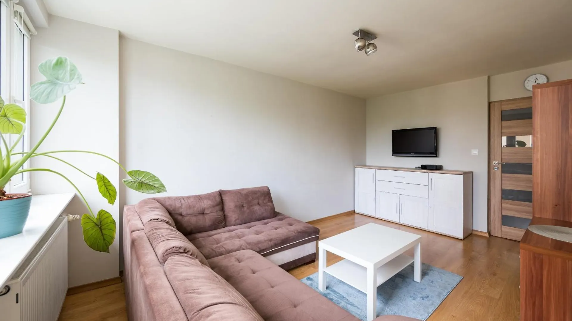 ורשה Olszowa 8 By The River Apartment